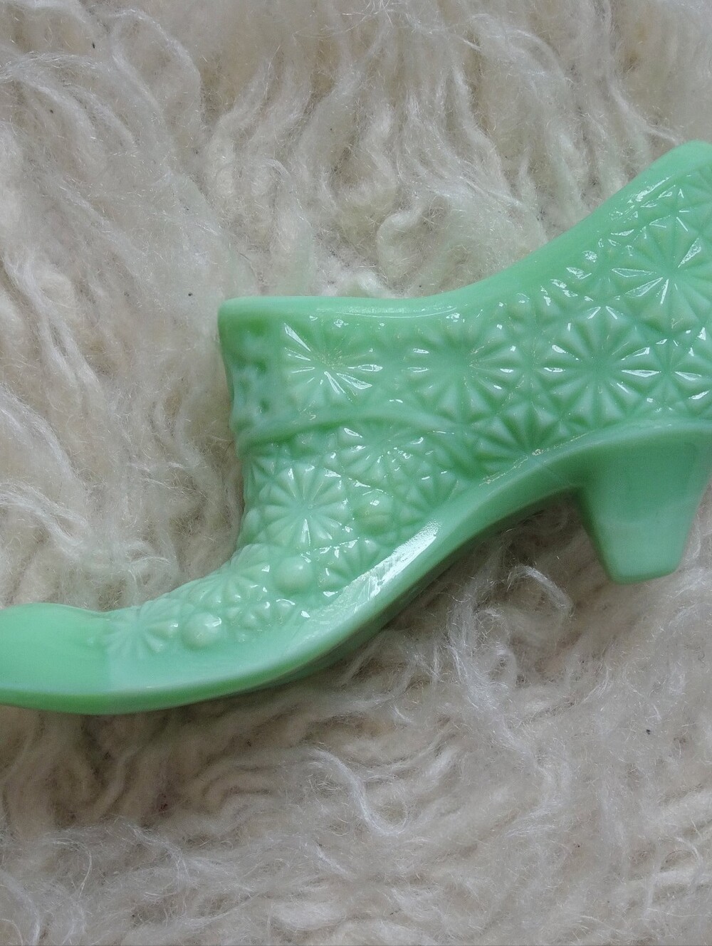 Vintage L.E. Smith Glass Jadeite Shoe Figurine - Picture 2 of 6